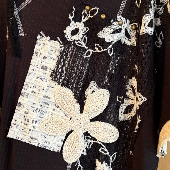 POL Black Textured Knit Top; Size L; New - Picture 4 of 8